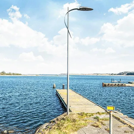 8 Person In Hojslev-by Traum